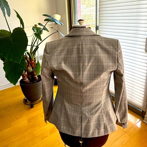 Blazer - Picture 2 of 2